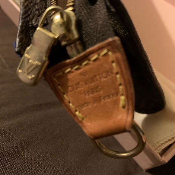 **SOLD** Louis Vuitton Monogram Toiletry Pouch - Picture 6 of 12